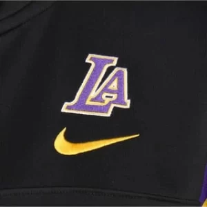 NIKE PERFORMANCE NBA Los Angeles Lakers Courtside Trainingsjacke Damen Schwarz/ Lila 11
